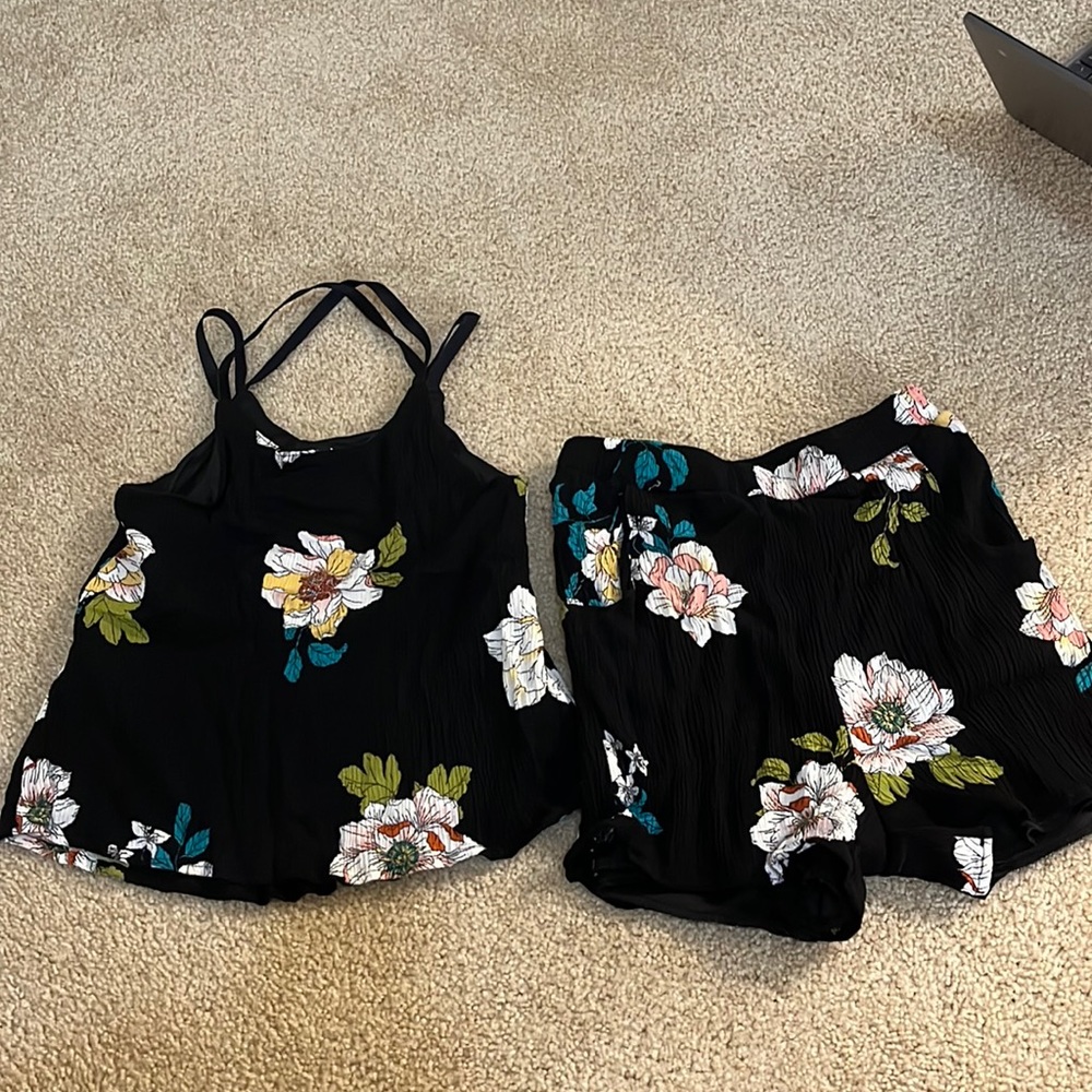 Summer set: top and shorts